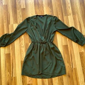 Lulus green long sleeve dress